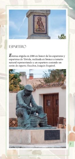 Escultura y rincón histórico